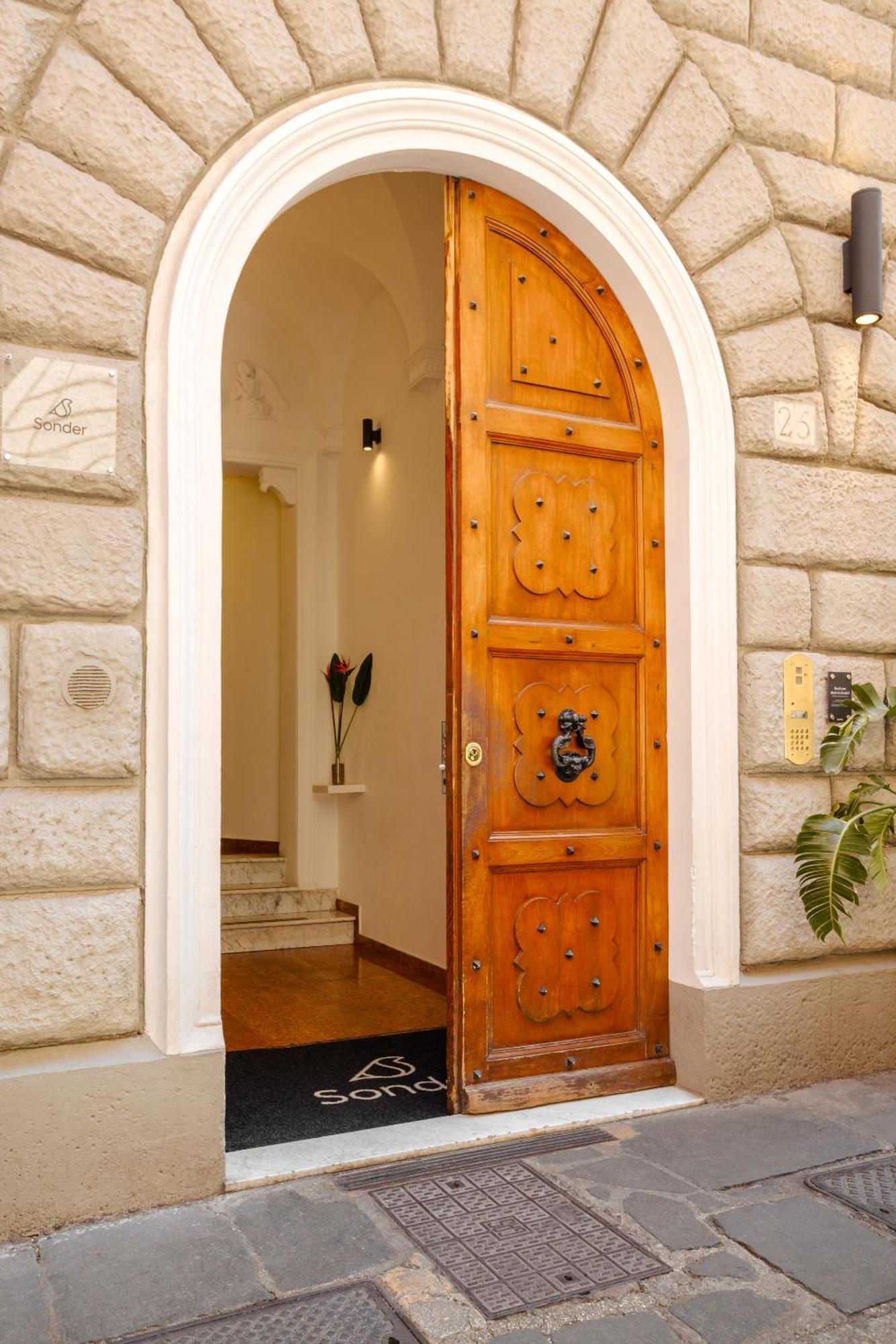 Sonder Fontana Di Trevi Aparthotel Rome Exterior photo